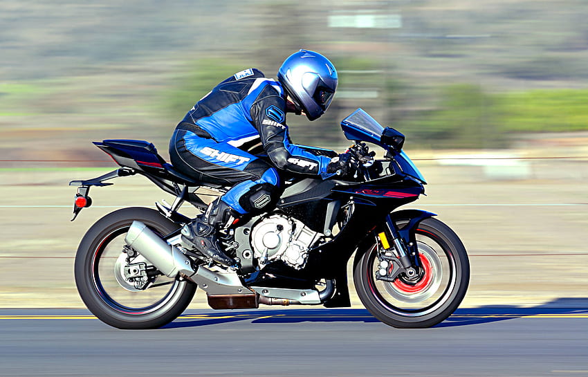 Yamaha YZF R1: MD Ride Review Noticias de motocicletas, editoriales, reseñas de productos y reseñas de bicicletas, R1 Wheelie fondo de pantalla