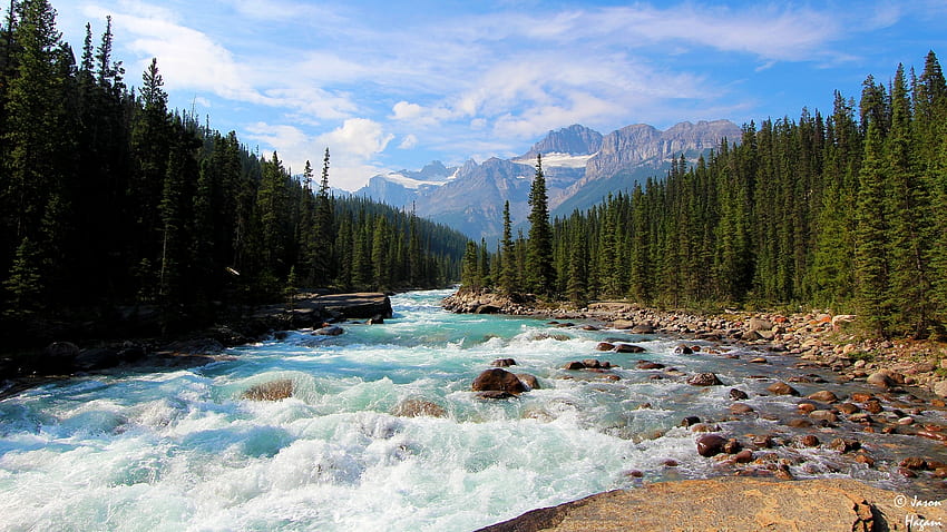 Rzeka w Parku Narodowym Banff w Kanadzie, Skały, Kanada, Drzewa, Park, Banff, Niebo, Kraj, Góra, Rzeka Tapeta HD