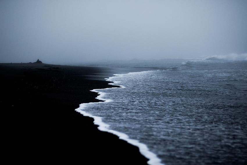 Czarna plaża, ciemny piasek Tapeta HD