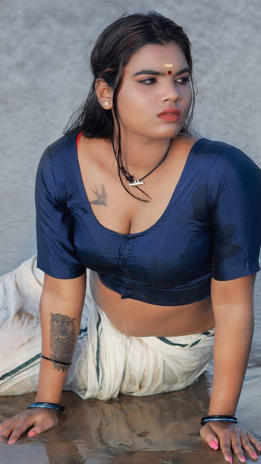 Aparna Nair, mallu model, saree beauty HD phone wallpaper