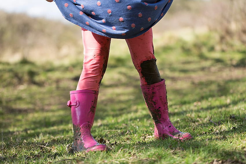 Girl wearing muddy wellies with muddy knees by Kirsty Begg - Play HD wallpaper