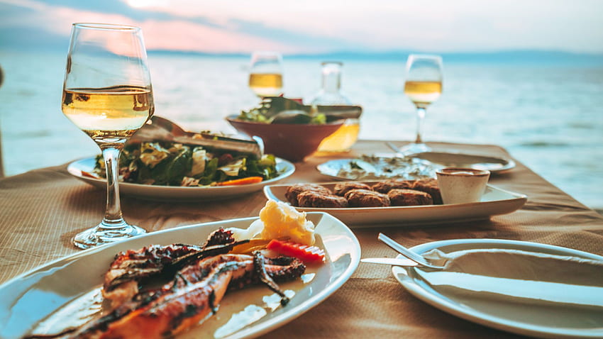 Essen aus Griechenland, Essen im Restaurant HD-Hintergrundbild