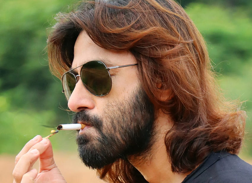 Rajkumar patra, pria berjanggut panjang, aktor tahun 2021, gaya merokok, model fesyen, tampan Wallpaper HD
