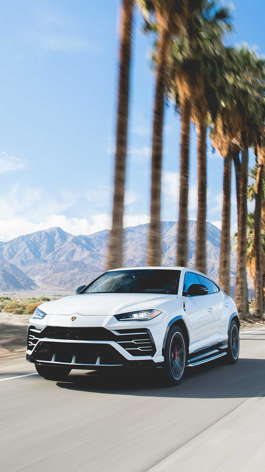 La pubblicità del modello in scala della Lamborghini Urus mostra che puoi fingere finché non ce la fai, Lamborghini Urus White Sfondo del telefono HD