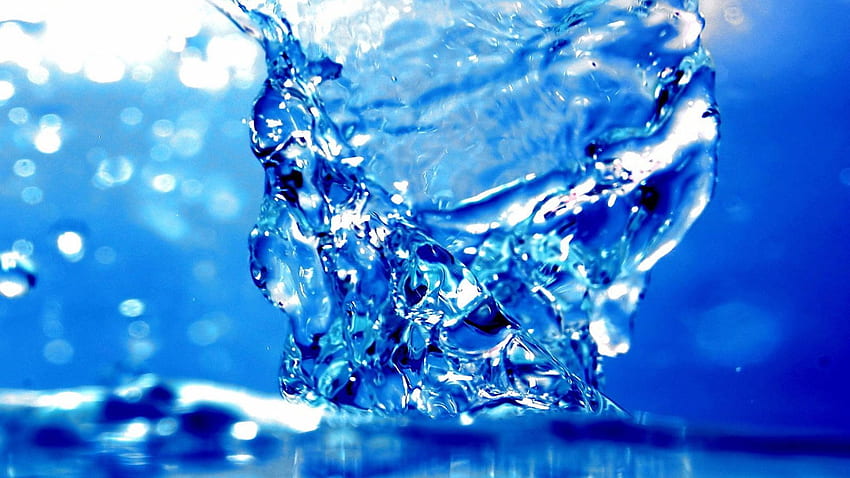 Студената синя вода пада динамично високо HD тапет