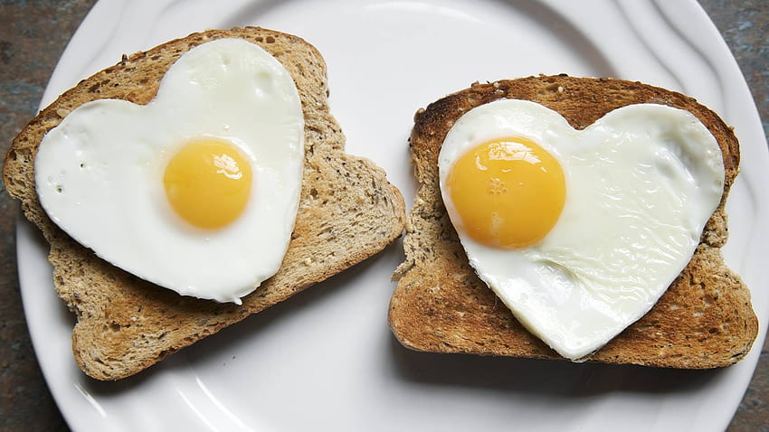 Eggs On Toast, toast, heart, eggs, plate HD wallpaper
