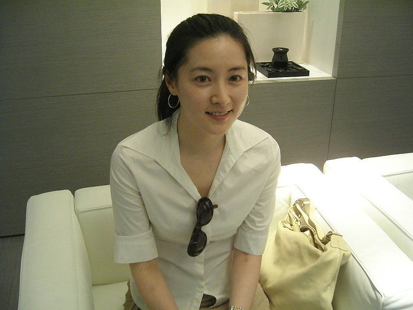 Lee Young Ae HD wallpaper