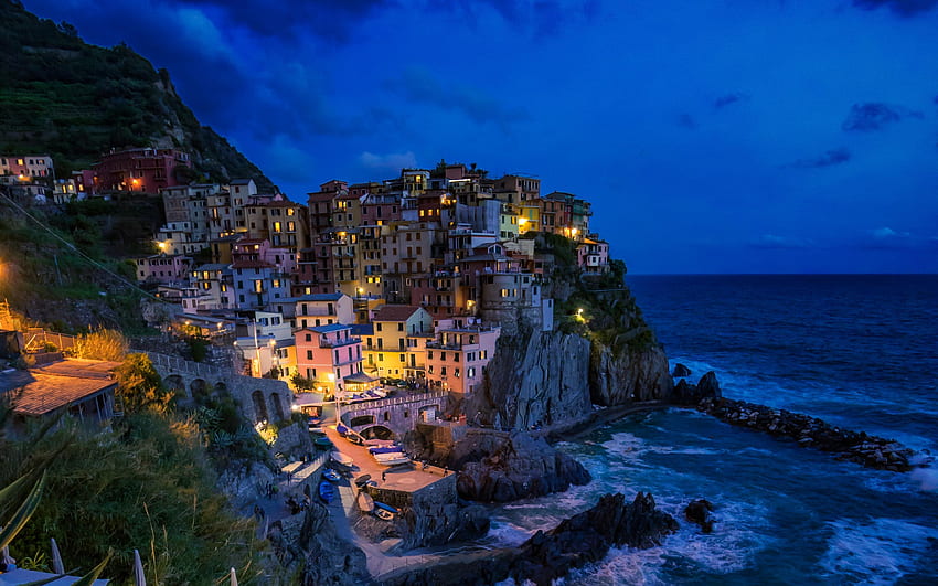 Manarola Night Италия, Италия през нощта HD тапет
