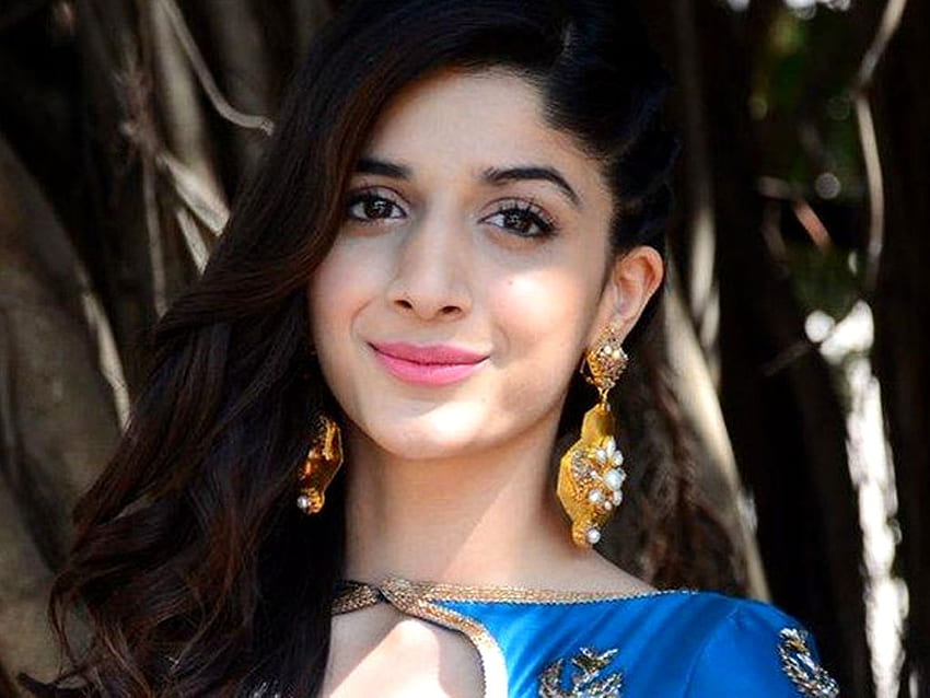 Mawra Hocane shares her near death airplane experience - Life & Style - Business Recorder HD wallpaper