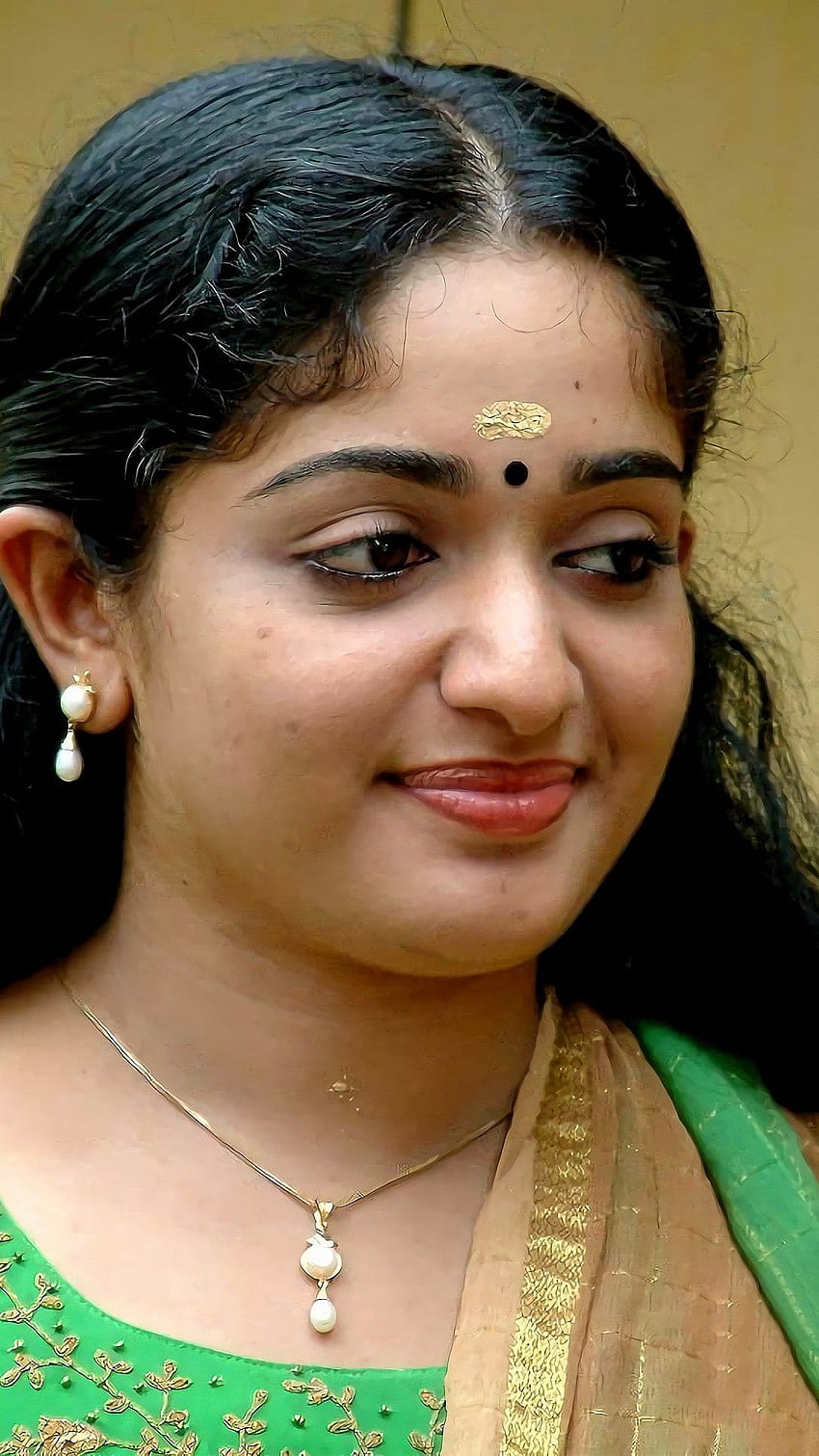 Kavya madavan, kavya madhavan, aktris malayalam wallpaper ponsel HD