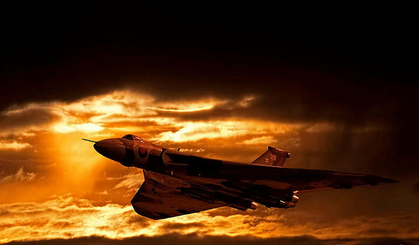 Avro Vulcan o zachodzie słońca, bombowiec, zachód słońca, Vulcan, Avro Tapeta HD