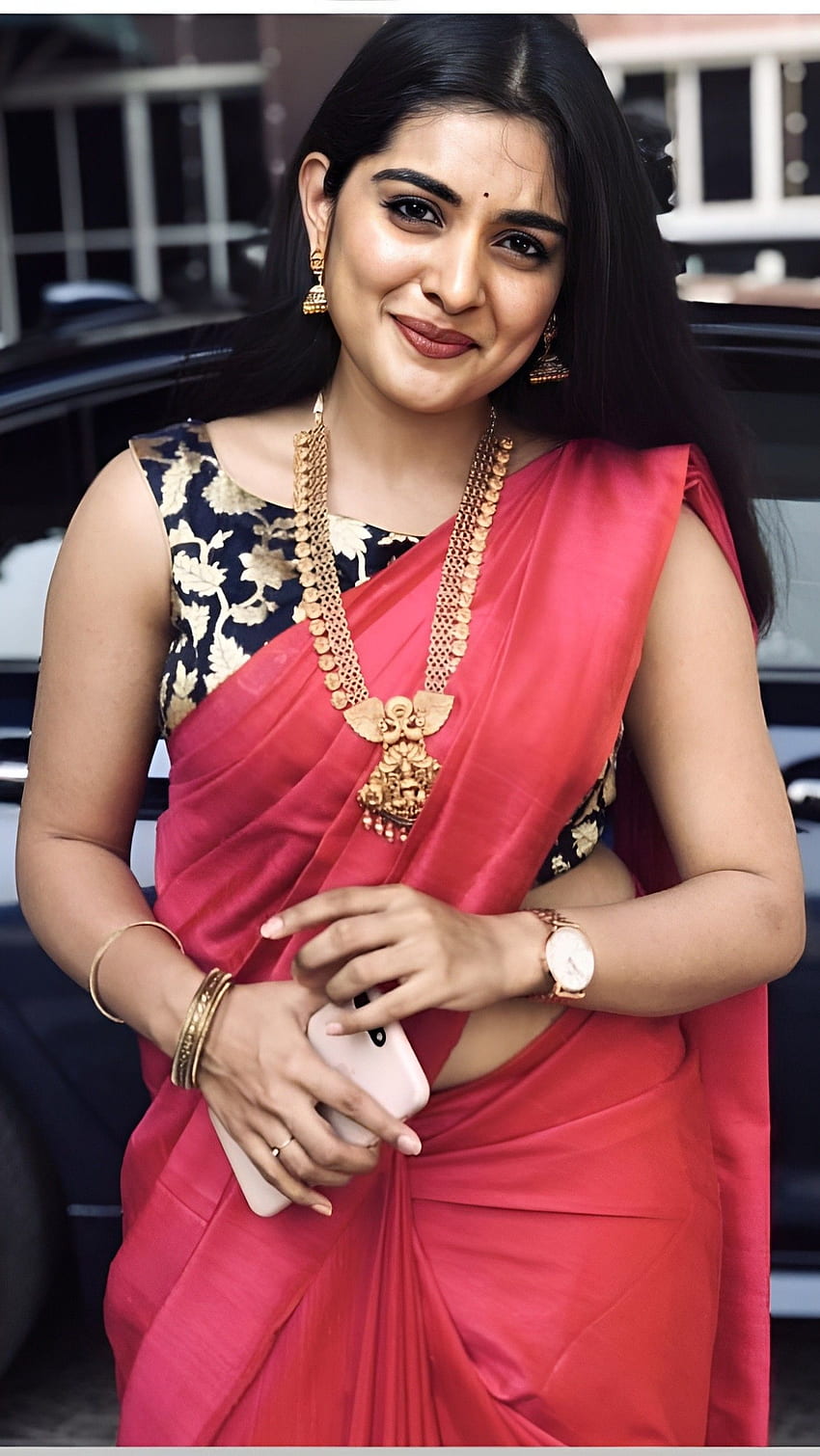 Nivetha Thomas, belleza sari fondo de pantalla del teléfono
