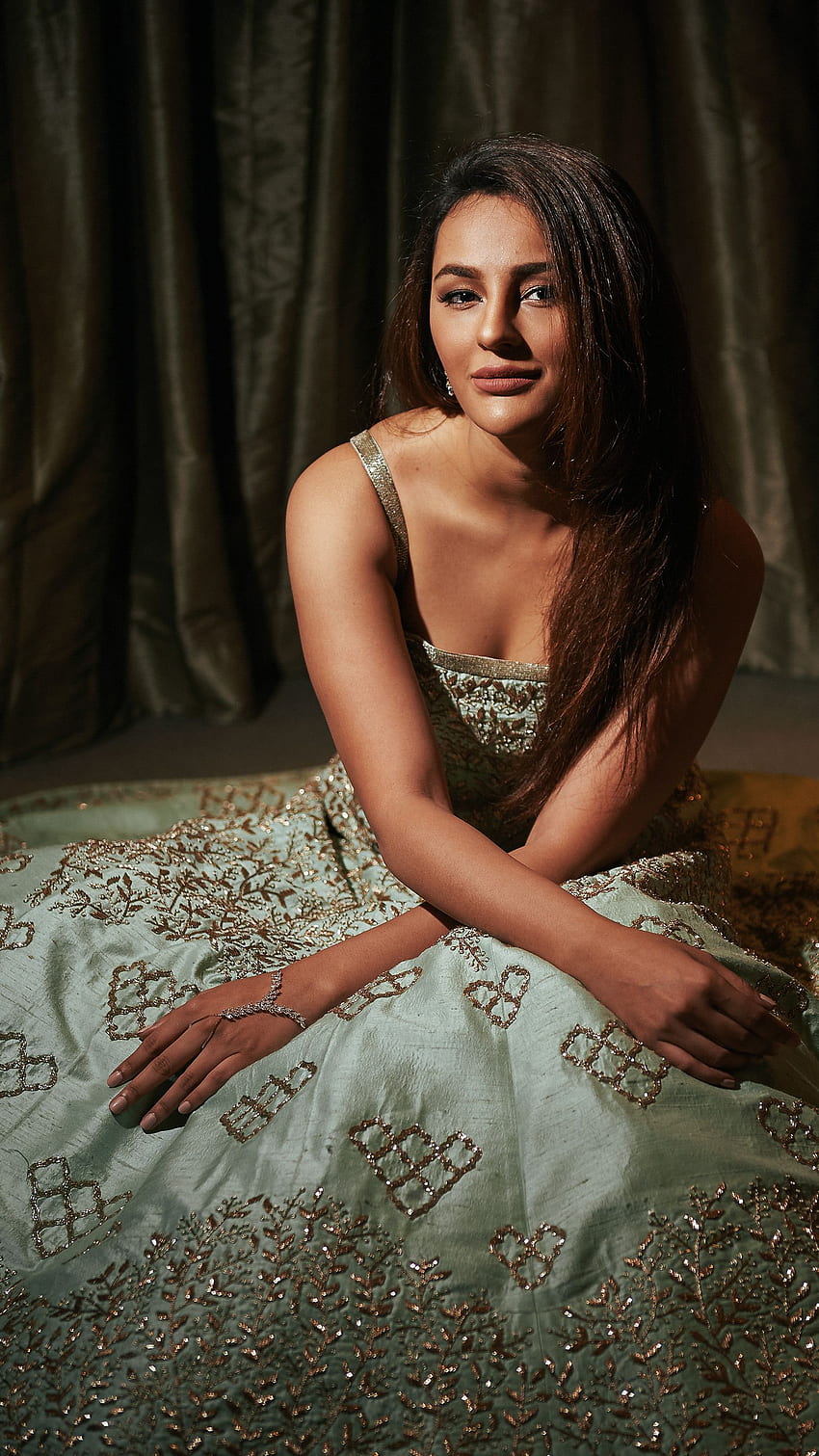 Seerat Kapoor, atriz telugu, modelo, linda Papel de parede de celular HD