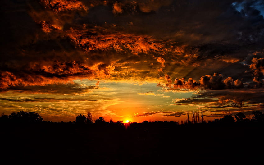Zachód słońca, Chmury, Pomarańczowe Niebo - Chmury Brązowy Zachód Słońca, Pomarańczowy Zachód Słońca Estetyka Tapeta HD