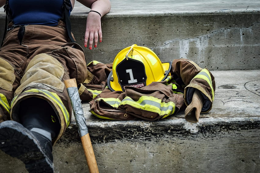 Women in Firefighting Leadership Roles. Boise Mobile Equipment, Female Firefighter HD wallpaper