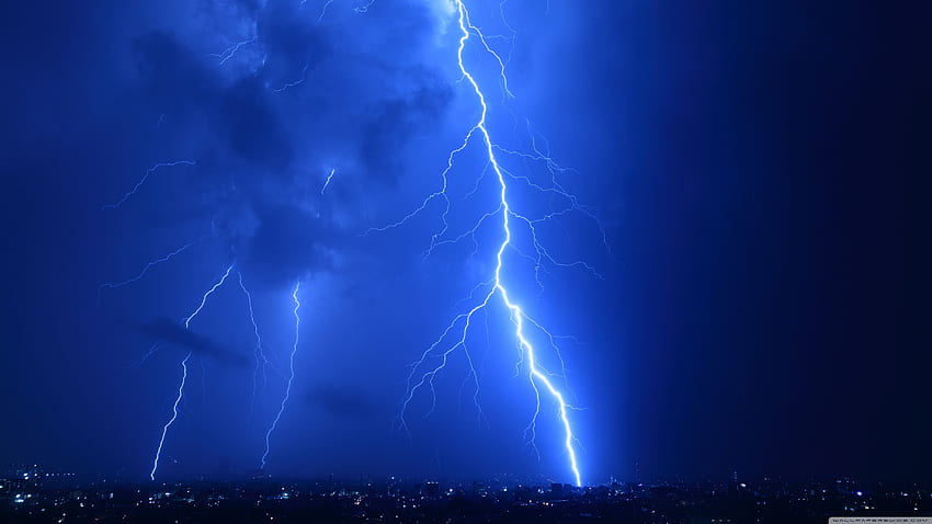 Lightning Strike, Blue Lightning Bolt HD wallpaper