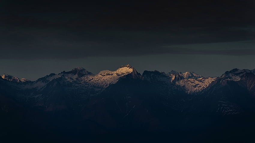깨끗한 밤하늘과 산봉우리, 자연, 배경, 5120X2880 자연 HD 월페이퍼