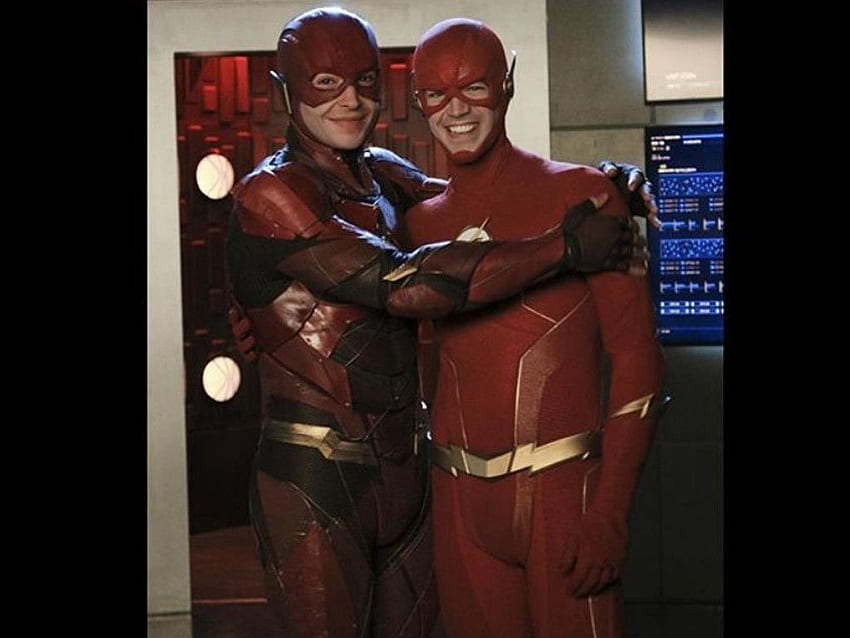 Fans want TV's The Flash to replace Ezra Miller in upcoming movie HD wallpaper