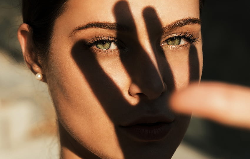 girl, Model, green eyes, , lips, face, brunette, hand, shadow, sun light, portrait, mouth, close up, earrings, looking at camera, looking at viewer for , section девушки HD wallpaper