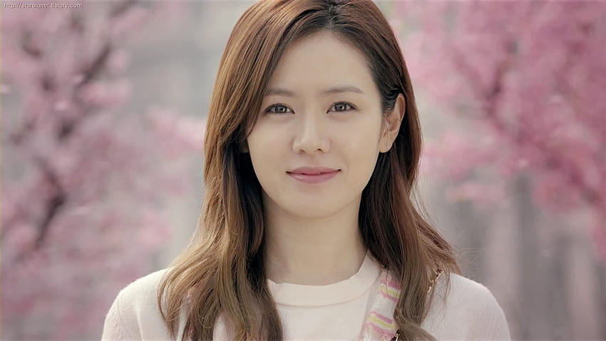 Son Ye Jin Cute Korean Girl Actress HD wallpaper