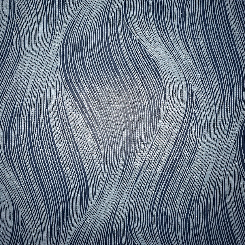 WM15310501 Línea ondulada con brillo plateado moderno azul marino texturizado – wallcoveringsmart fondo de pantalla del teléfono