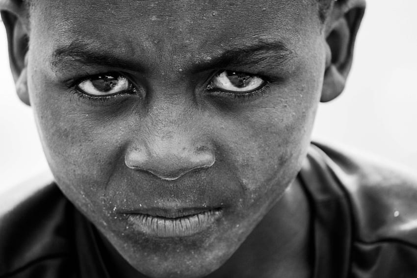 alone, angry, black and white, boy, child, close up, dirty, face, facial expression, kid, look, mad, monochrome, person, portrait, young HD wallpaper