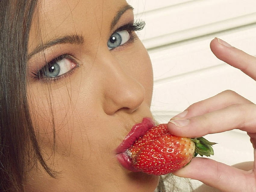 Kyla Cole, Brunette, Beauty, Brunettes, Strawberries HD wallpaper