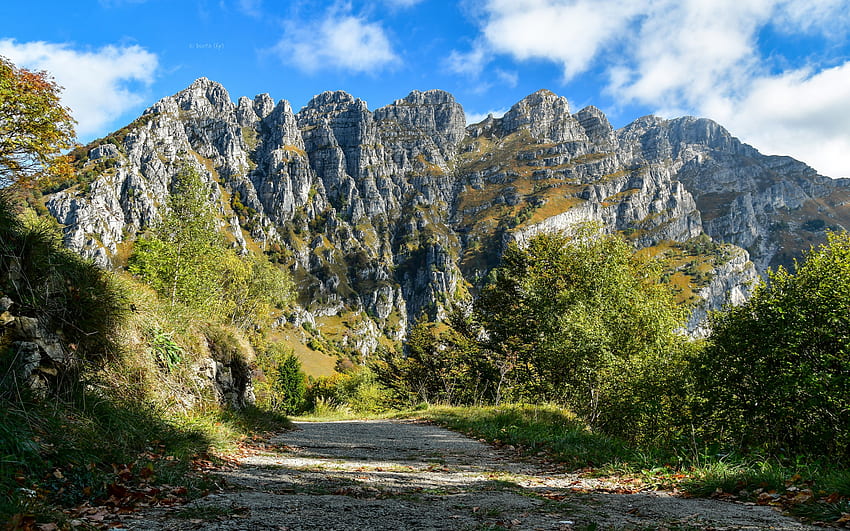 Monte Serrada, Monte Resegone, mountain landscape, spring, Resegone di Lecco, Bergamasque Prealps, Alps, Lombardy, Italy HD wallpaper