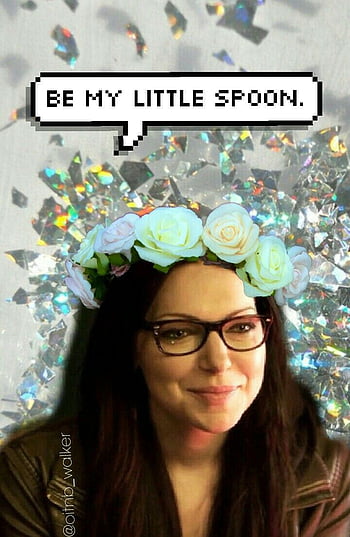 alex vause glasses smile