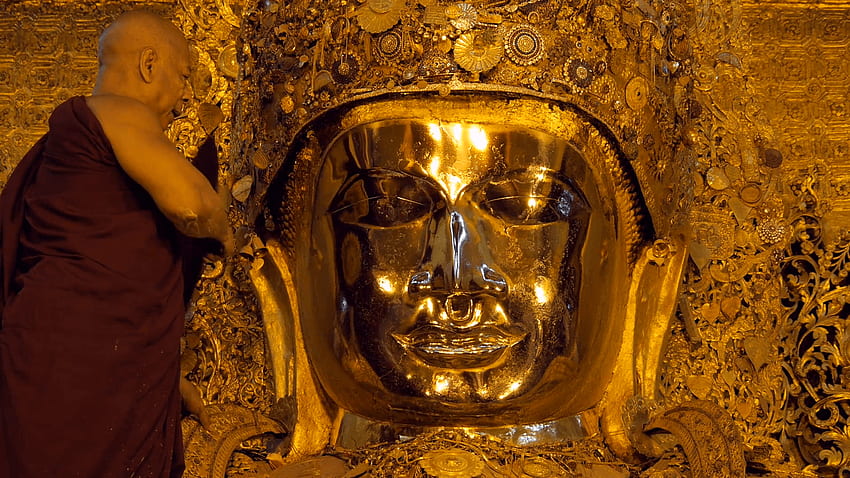Ritual Matutino de Limpieza Facial del Sagrado Buda Mahamuni en Myanmar Buda fondo de pantalla