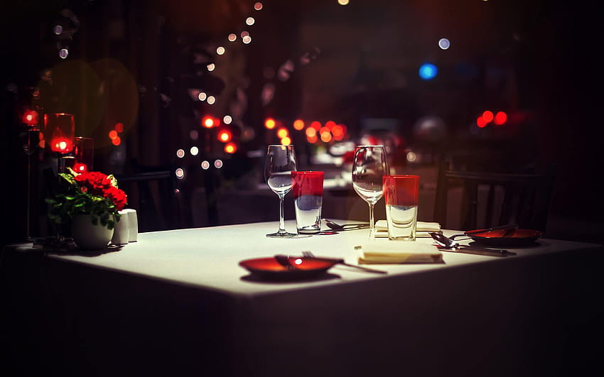 Najlepsza para restauracji - romantyczny stół do kolacji - i tło Tapeta HD