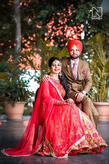Pin by 👑jot Kaur❤ on Punjabi couple | Pre wedding photoshoot outfit,  Indian wedding couple photography, Couple photoshoot poses