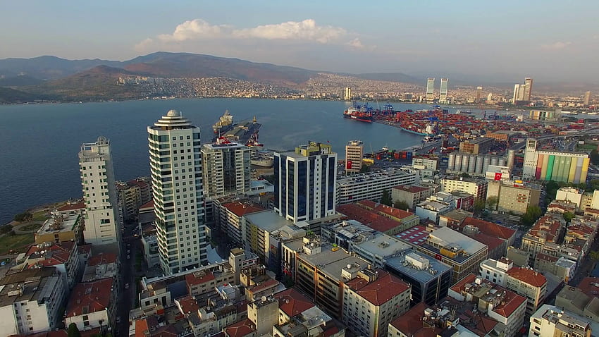 Izmir City Center With Coastline, Ferries And Fair - Izmir HD wallpaper