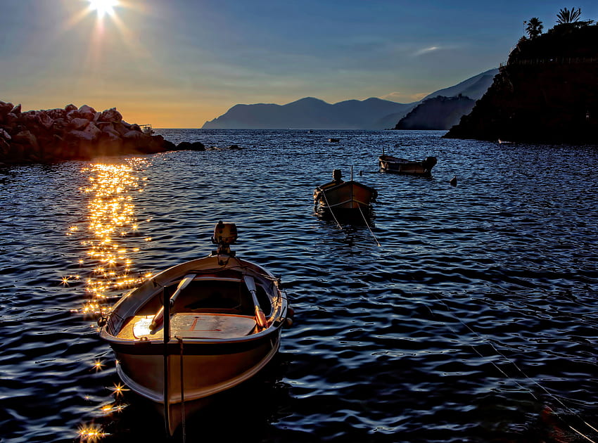Naturaleza, agua, puesta de sol, mar, brillo, brillo, barco fondo de pantalla