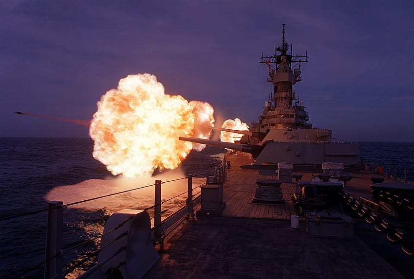 USS Missouri disparando una andanada, acorazado, batalla, missouri, armada, uss, fuego, guerra fondo de pantalla